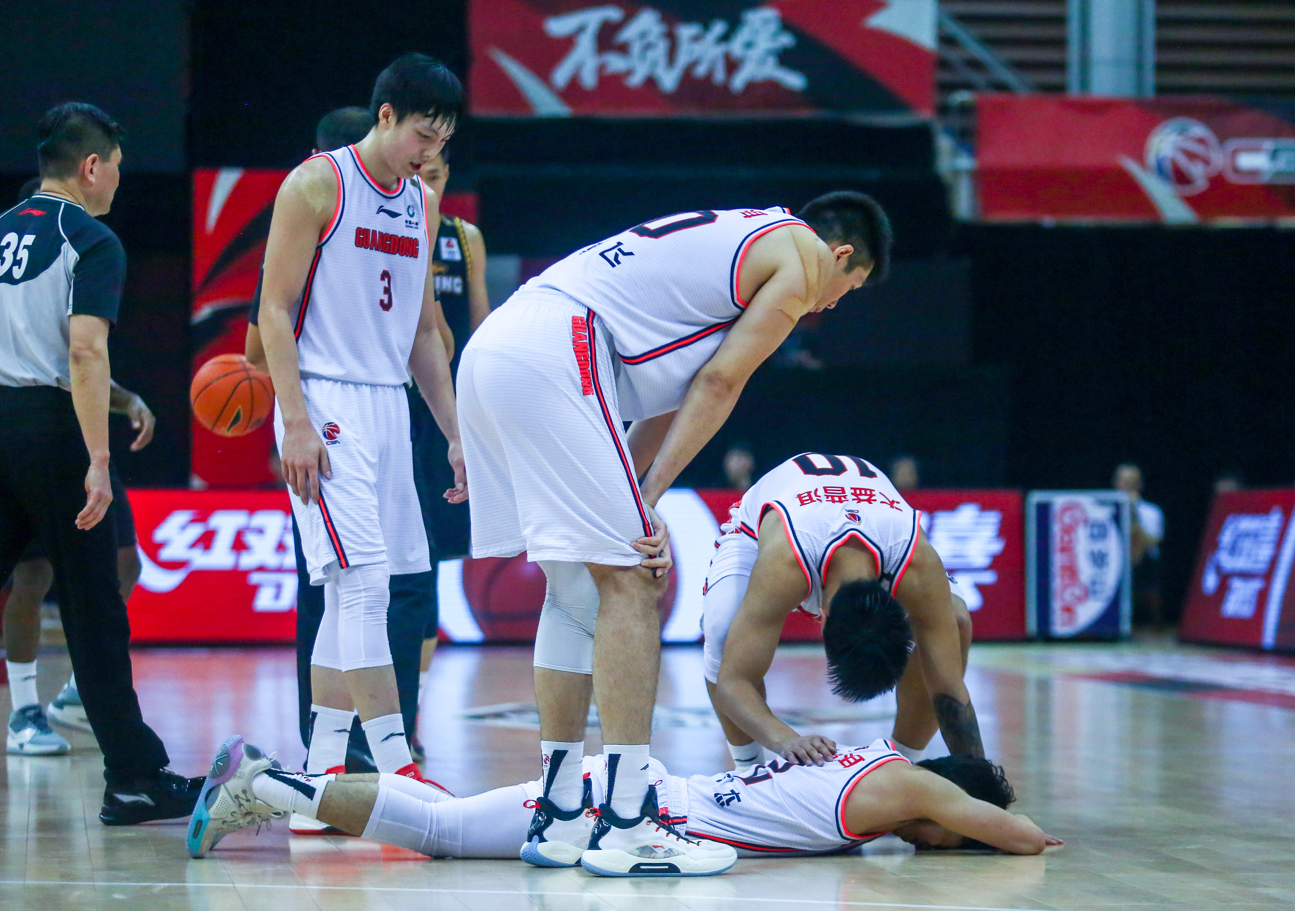 国内篮球高级赛事 国内篮球高级赛事